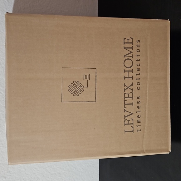 NWT Levtex Double-Faced Beautiful Sea-Inspired Designs, Twin-Size Quilts - Picture 5 of 5